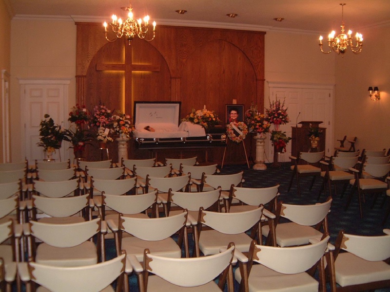 2004-07-28-10 Mom's Funeral.jpg